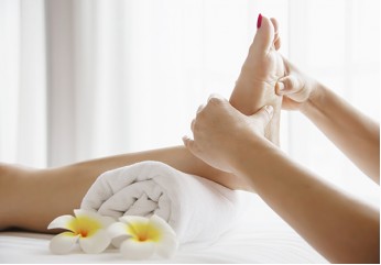 Унікальні ефекти масажу ніг на організм людини. Показання та протипоказання до застосування електромасажерів для ніг